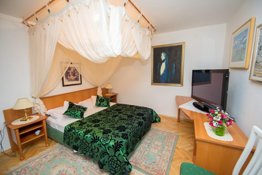 Apartments Marija Near Center Vodice Bagian luar foto