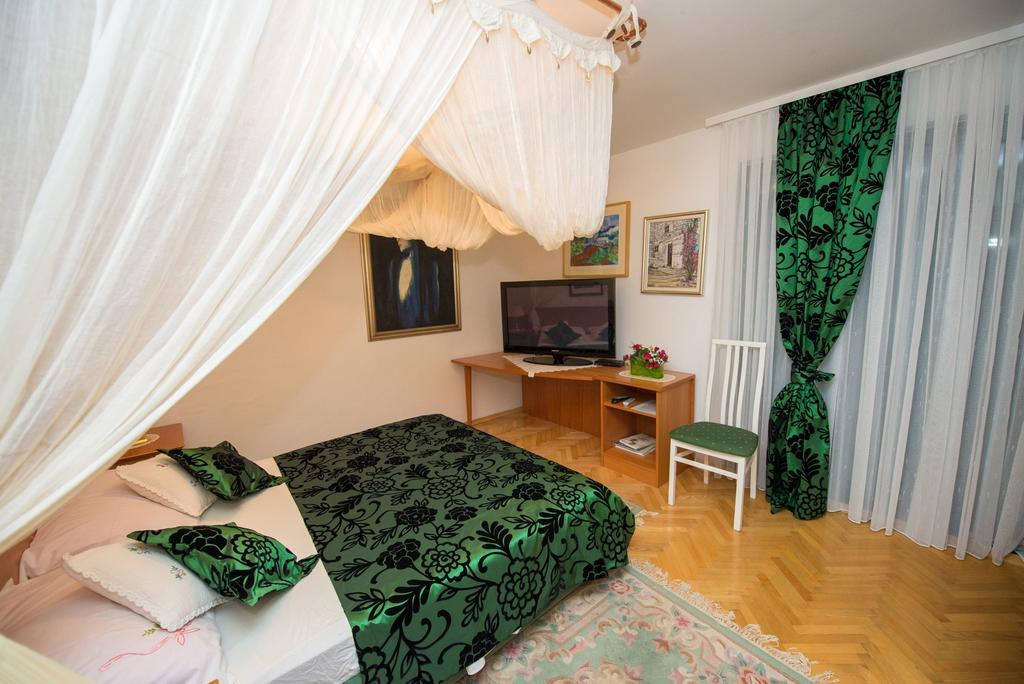 Apartments Marija Near Center Vodice Bagian luar foto