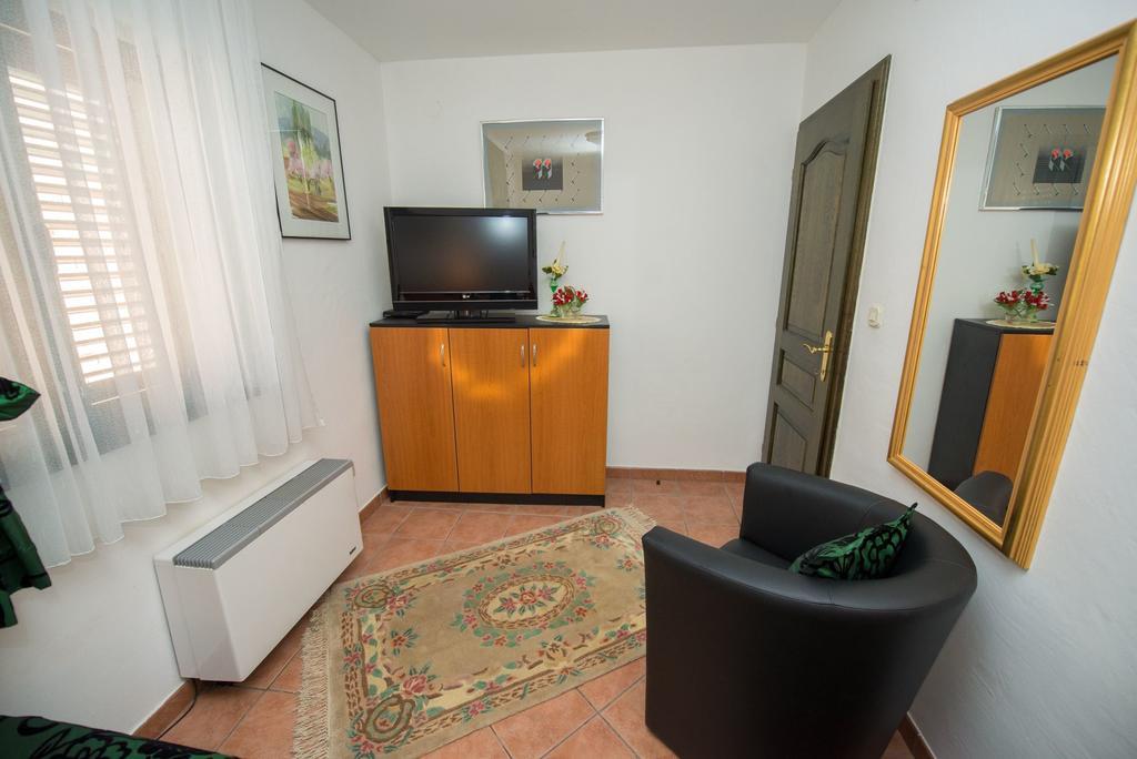 Apartments Marija Near Center Vodice Bagian luar foto