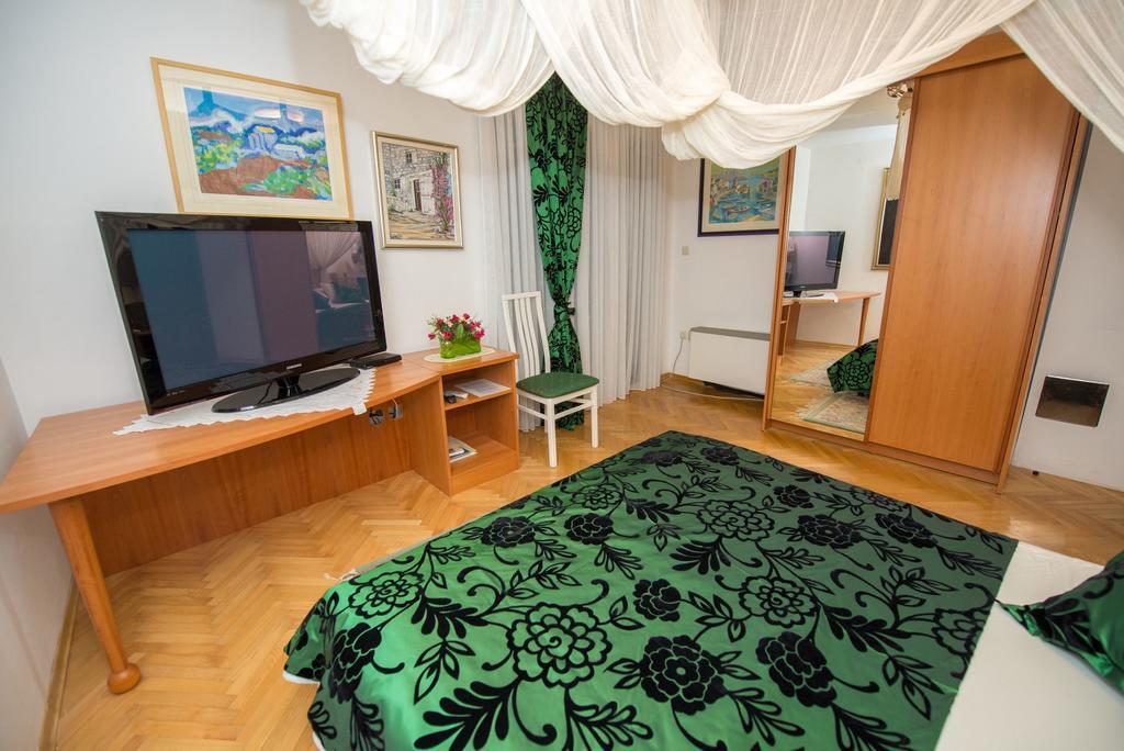 Apartments Marija Near Center Vodice Bagian luar foto