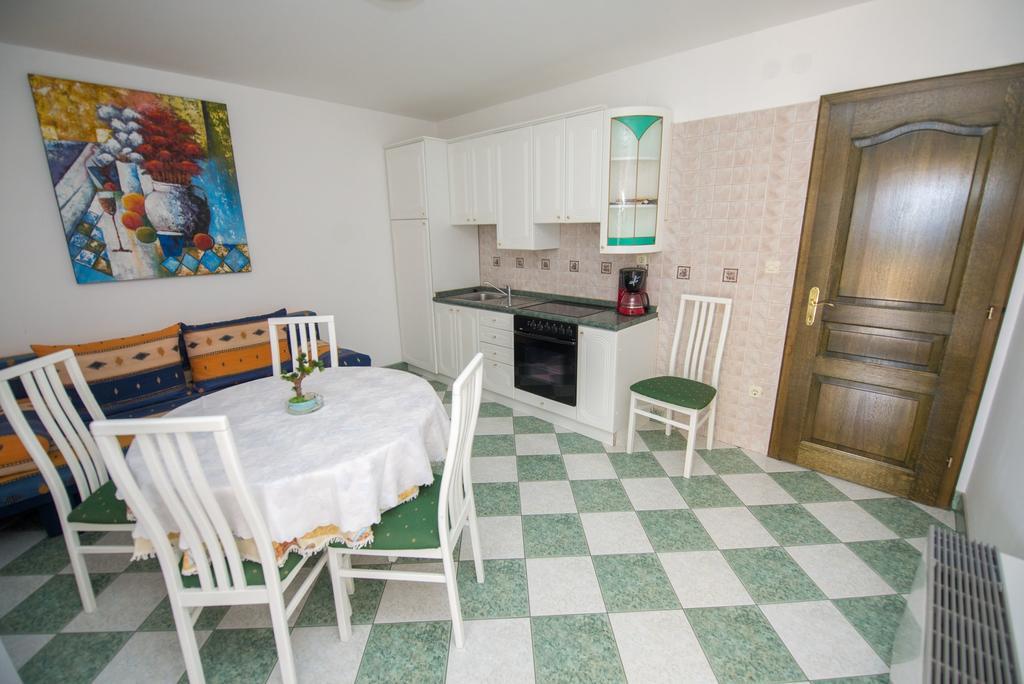 Apartments Marija Near Center Vodice Bagian luar foto