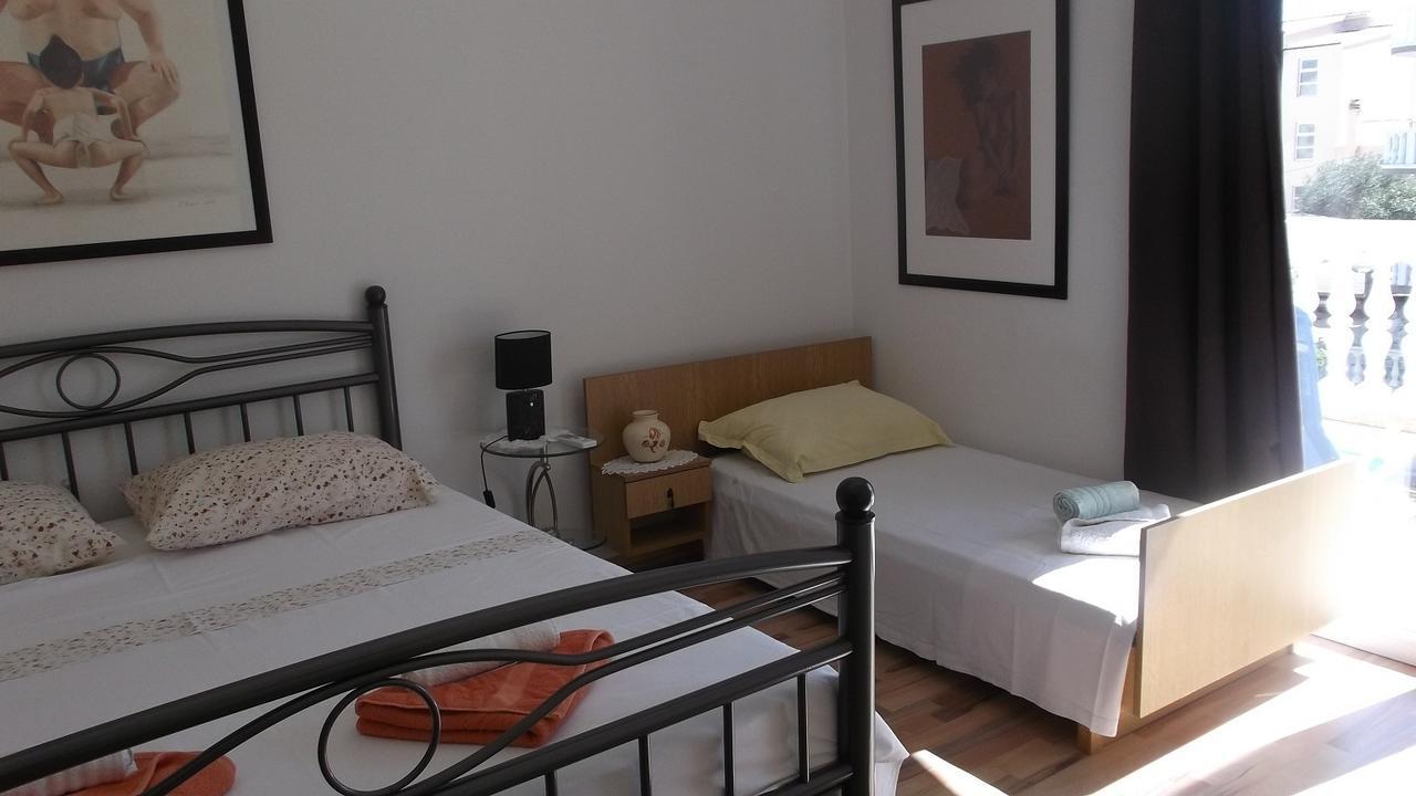 Apartments Marija Near Center Vodice Ruang foto